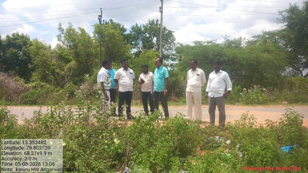 సంపద కేంద్రాన్ని పరిశీలించిన ఎంపీడీవో, ఎమ్మార్వో