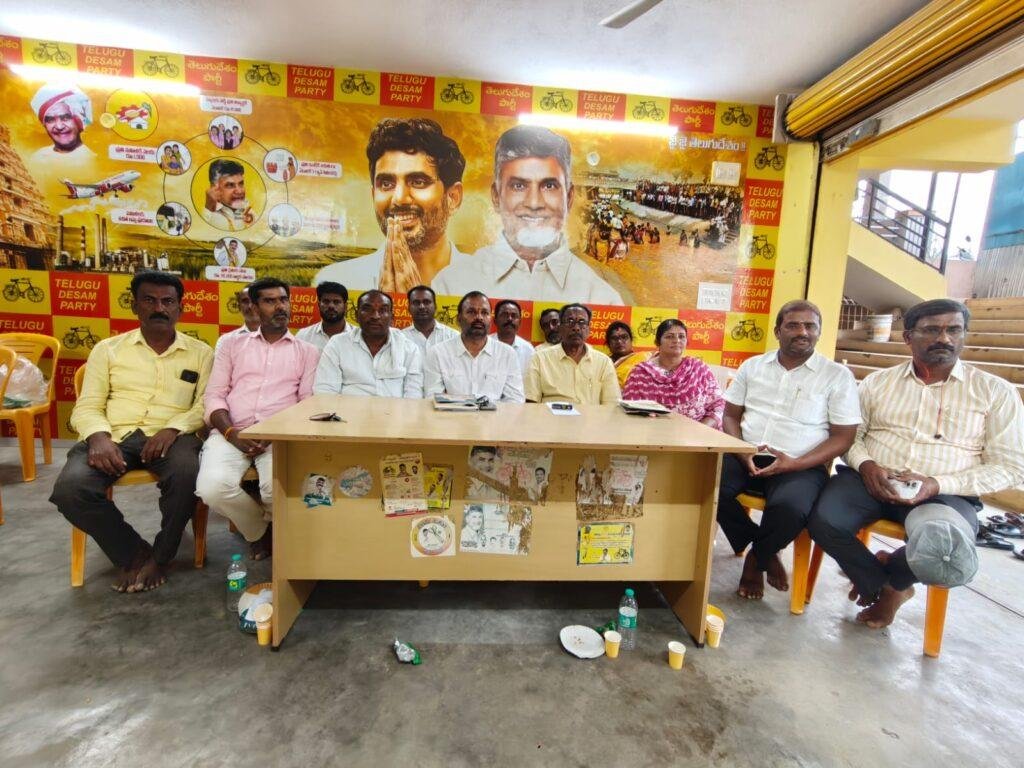 ఉనికి కోసమే వైసిపి దీక్షల రాద్ధాంతం