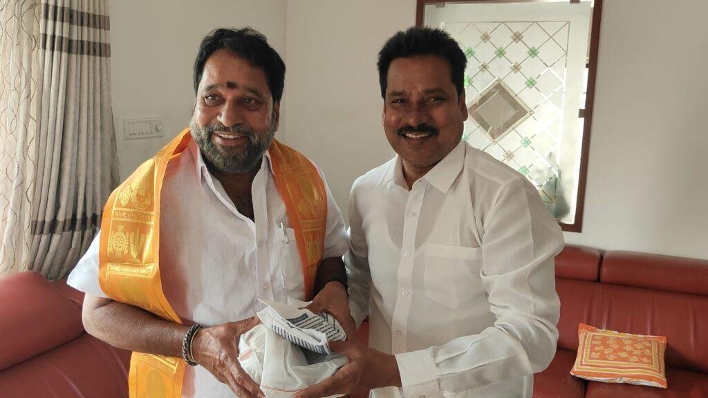 ఎమ్మెల్యే అమరనాథ రెడ్డిని మర్యాదపూర్వకంగా కలిసిన ఎస్వీబీసీ చైర్మన్ శ్రీధర్ వర్మ