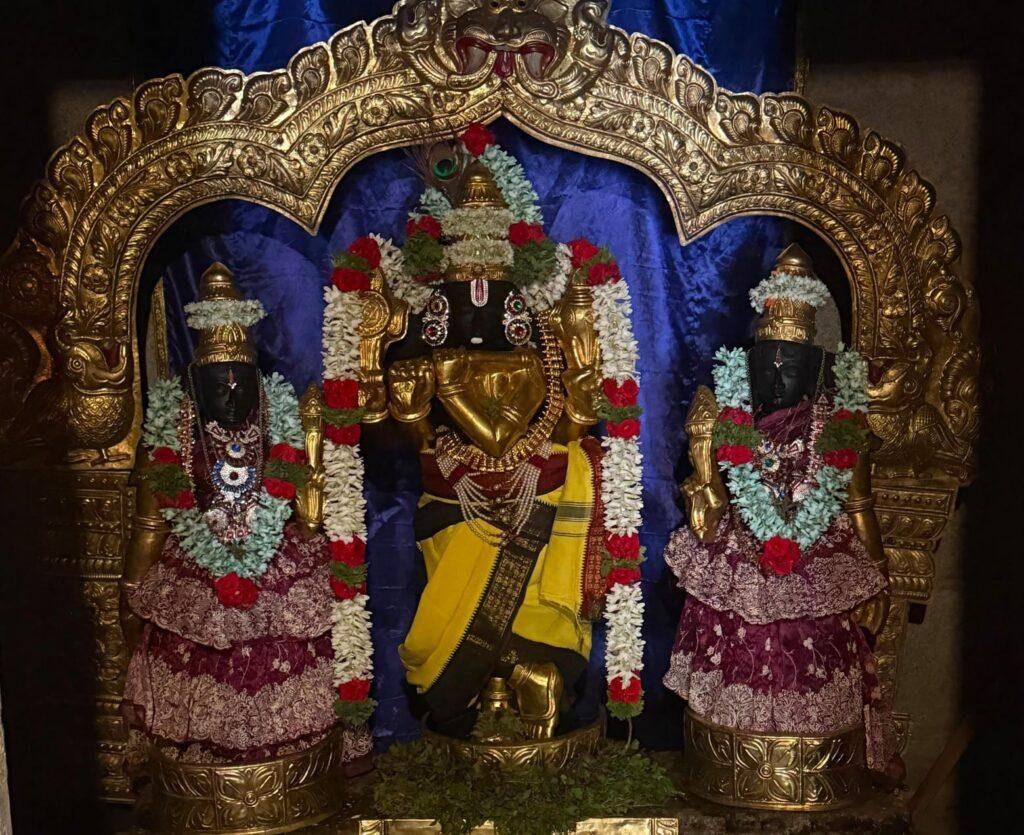 వేణుగోపాల స్వామికి బహుళ ఏకాదశి ప్రత్యేక పూజలు