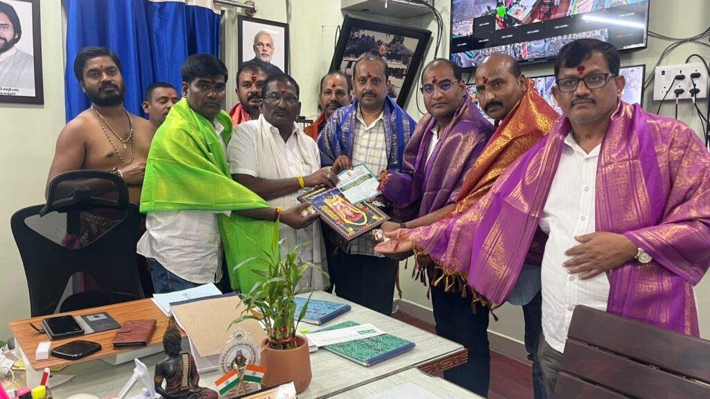 గో సంరక్షణ పథకమునకు విరాళం 100001 రూపాయలు