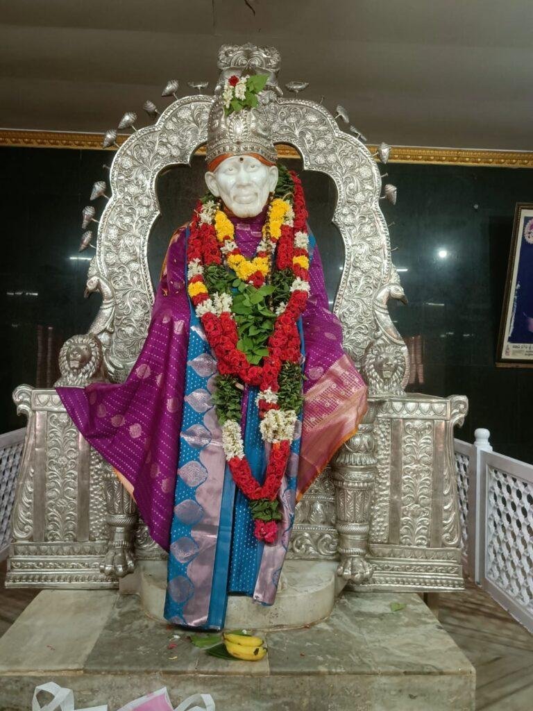 సాయిబాబా ఆలయంలో ప్రత్యేక పూజలు