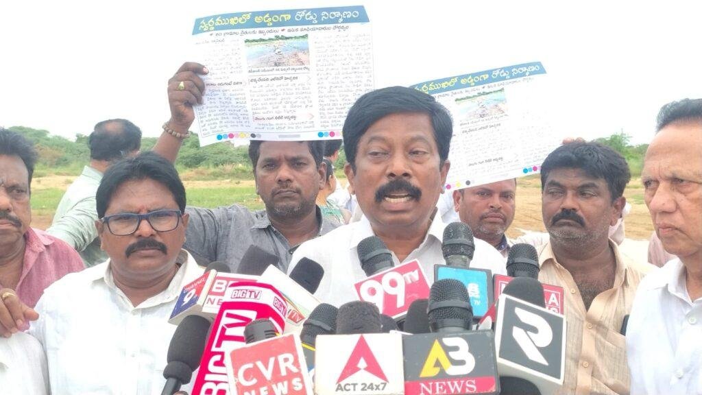 స్వర్ణముఖి నదిలో విచ్చలవిడిగా ఇసుక దోపిడీ: మాజీ ఎమ్మెల్యే కిలివేటి సంజీవయ్య తీవ్ర ఆగ్రహం!