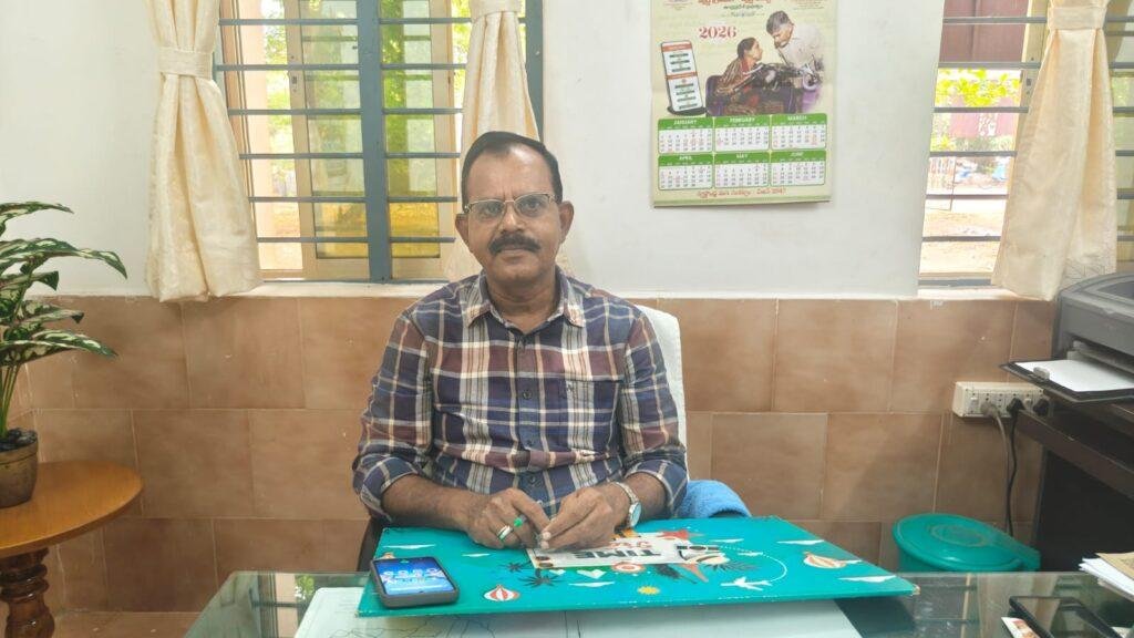 పోలింగ్ కేంద్రాల నిర్వహణపై సమీక్షా సమావేశం