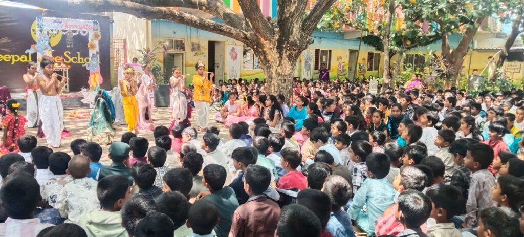 బి.కొత్తకోట పీపుల్ ట్రీ స్కూల్లో ఘనంగా కృష్ణాష్టమి వేడుకలు