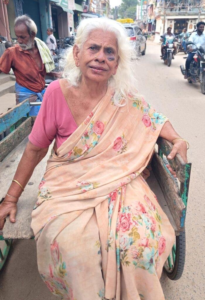 పట్టపగలే 72 ఏళ్ల వృద్ధురాలిపై దాడి