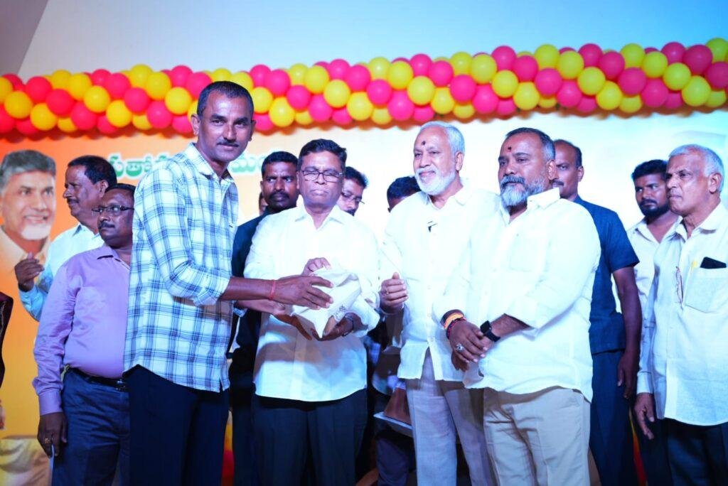 తిరుపతి శిల్పారామంలో ఘనంగా గురుపూజోత్సవం