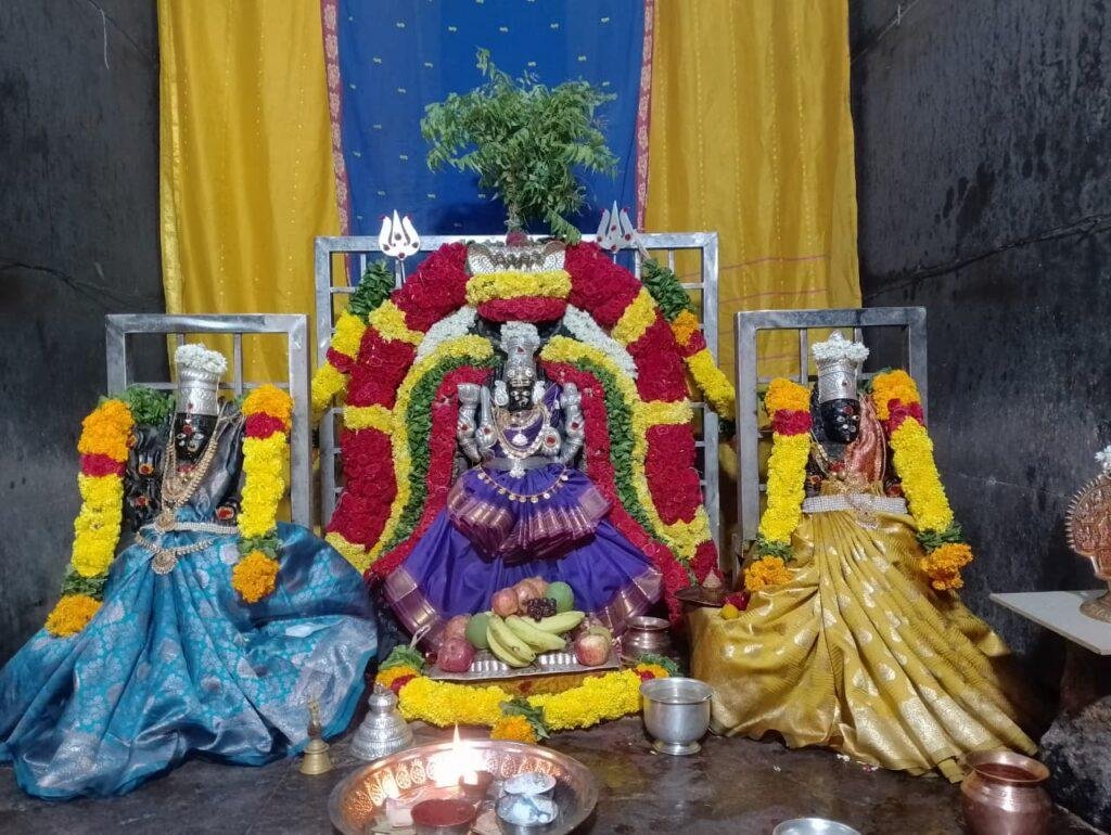 గ్రామ దేవత శ్రీ బంగారమ్మ ఆలయంలో ప్రత్యేక పూజలు