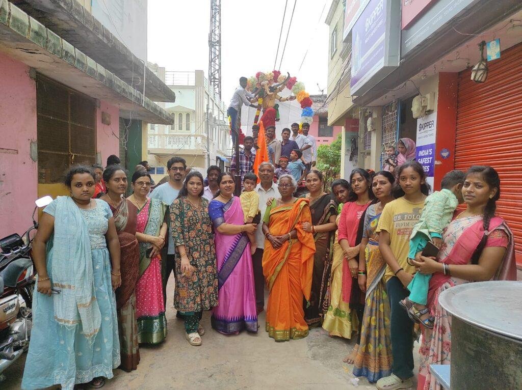 సాంప్రదాయ పద్ధతు లో డమరుక గణనాధుని నిమజ్జనం