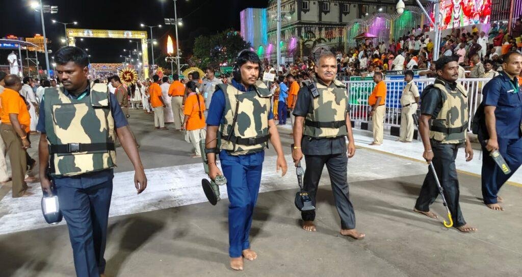 శ్రీవారి నాలుగు మాడ వీధుల్లో పటిష్ట భద్రతా చర్యలు