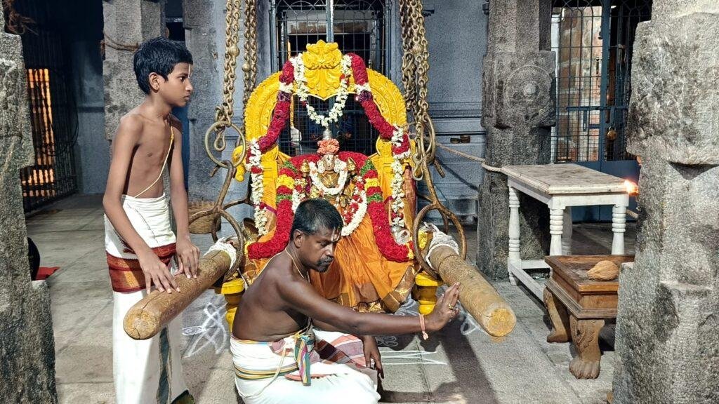వైభవంగా వేదవల్లి అమ్మవారి ఊయల సేవ