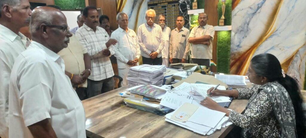 మీసేవ కేంద్రాల్లో అధిక ఛార్జీలుకు అడ్డుకట్ట వేయాలిని   ఆర్డీవోకు పిపిఎస్ వినతిపత్రం
