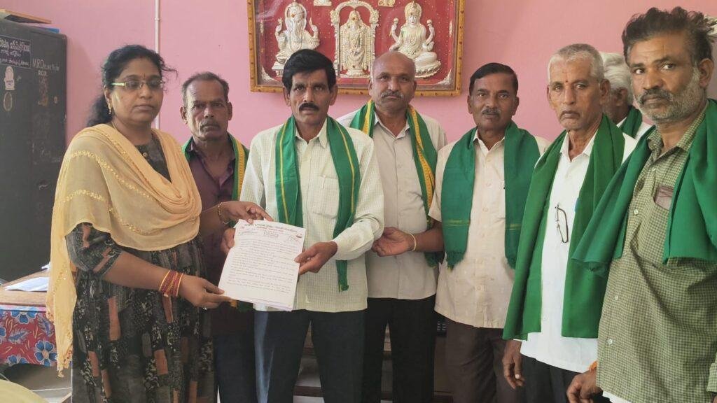చిత్తూరును కరువు జిల్లాగా ప్రకటించాలి : ఏఐకేఎంఎస్ రైతు సంఘం డిమాండ్