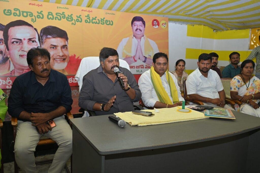 చిత్తూరు నగర పాలక సంస్థ క్లస్టర్ ఇన్చార్జితో ఎమ్మెల్యే సమీక్ష