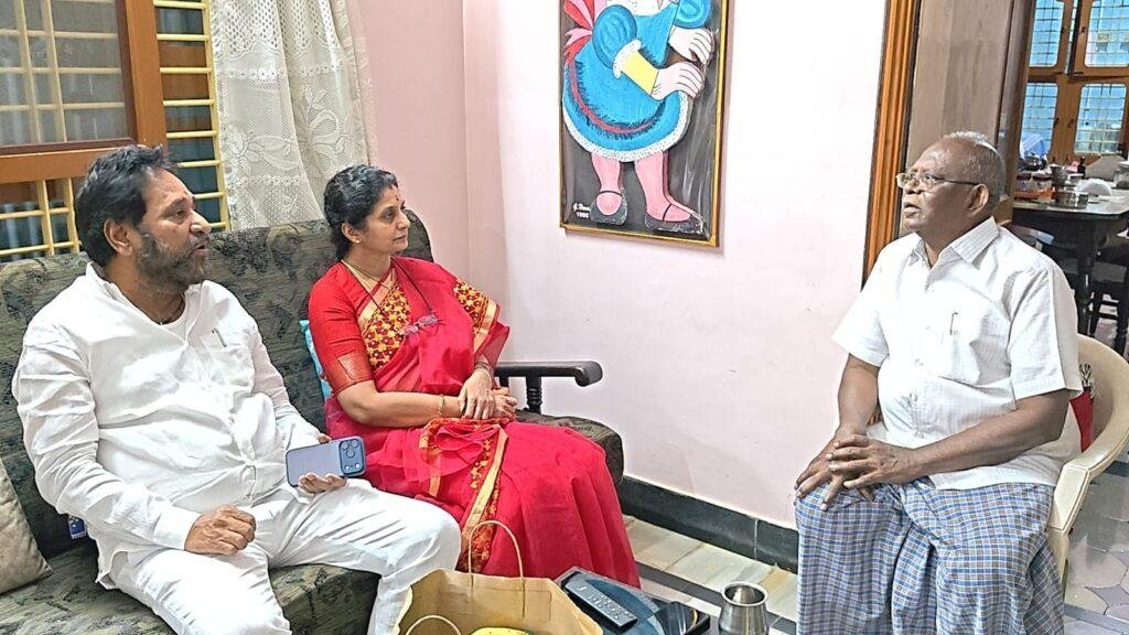 డాక్టర్ లక్ష్మి నారాయణ శెట్టిను పరామర్శించిన ఎమ్మెల్యే దంపతులు