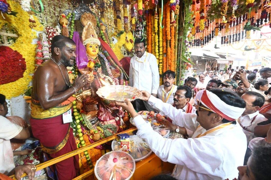 అట్టహాసంగా ప్రారంభమైన వెంకటగిరి గ్రామ శక్తి శ్రీ శ్రీ శ్రీ పోలేరమ్మ అమ్మవారి జాతర మహోత్సవము