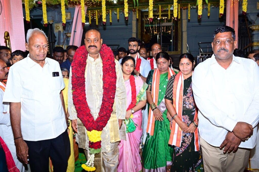 కాణిపాకం వరసిద్ధి వినాయక స్వామిని దర్శించుకున్న మంత్రి అచ్చెన్నాయుడు