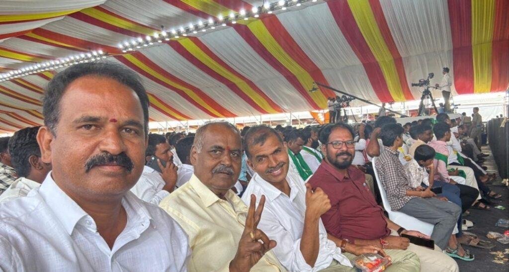 మదనపల్లె సభకు తరలిన కుప్పం టిడిపి నేతలు, రైతులు