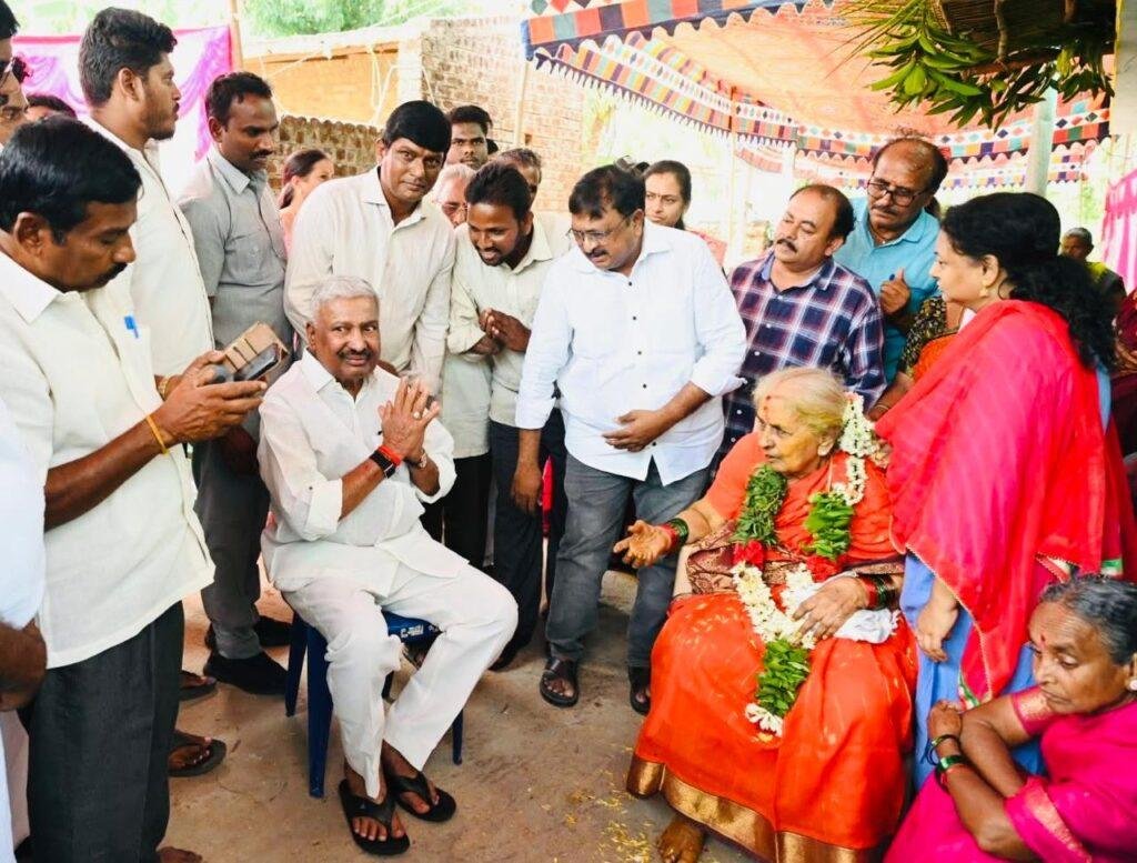 మాజీ సర్పంచ్ ఎం ఆర్ వెంకటరెడ్డి చేసిన సేవలు మరువలేనివి మాజీ మంత్రి పెద్దిరెడ్డి రామచంద్రారెడ్డి