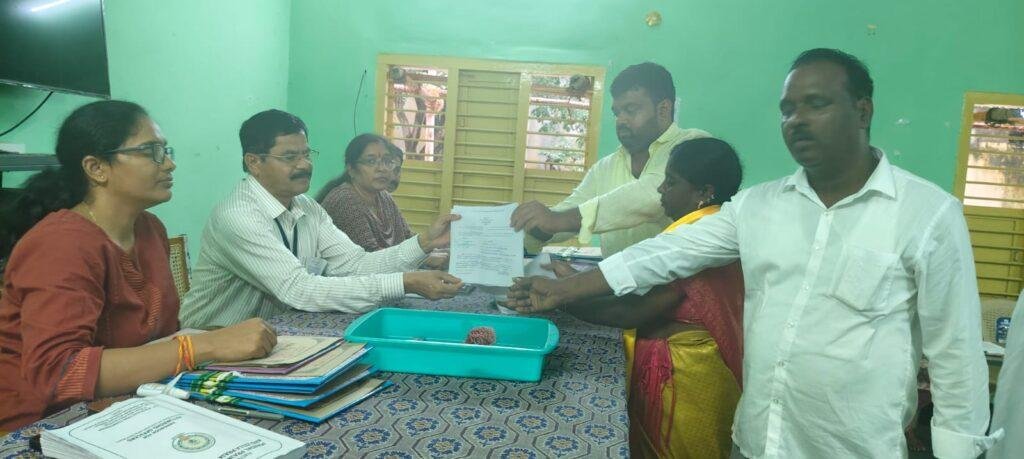 ఎస్‌.ఎస్‌.పురం ఎంపీటీసీ అభ్యర్థిగా టీడీపీ నుంచి ఎం. శాంతి నామినేషన్